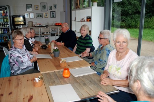 Kaffee trinken im Garten Treff